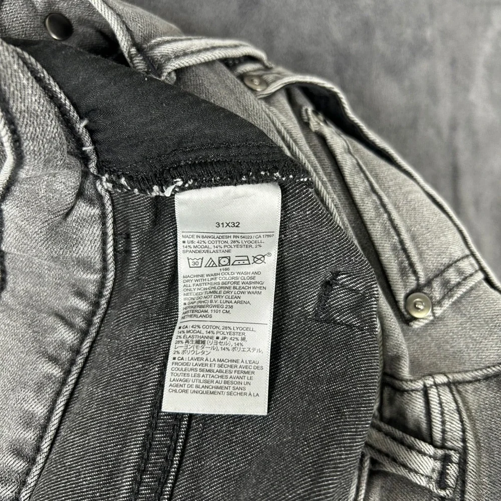 Banana Republic Travel Jeans Mens 31x32 Grey Athletic Fit Stretch Denim